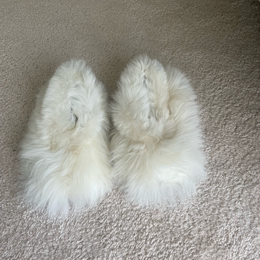 Alpaca slippers